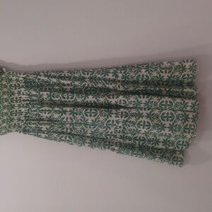 ZARA Midi (XS) Print Skirt. Color: Green/White